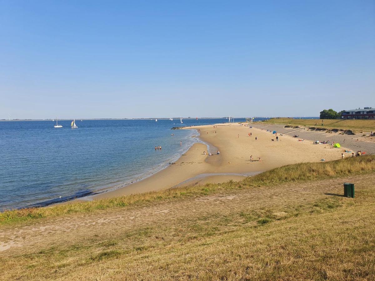 Vakantiehuis Op Villapark Oesterbaai Aan Zee , Met Speeltuin Grenzend Aan De Tuin Wemeldinge Eksteriør bilde
