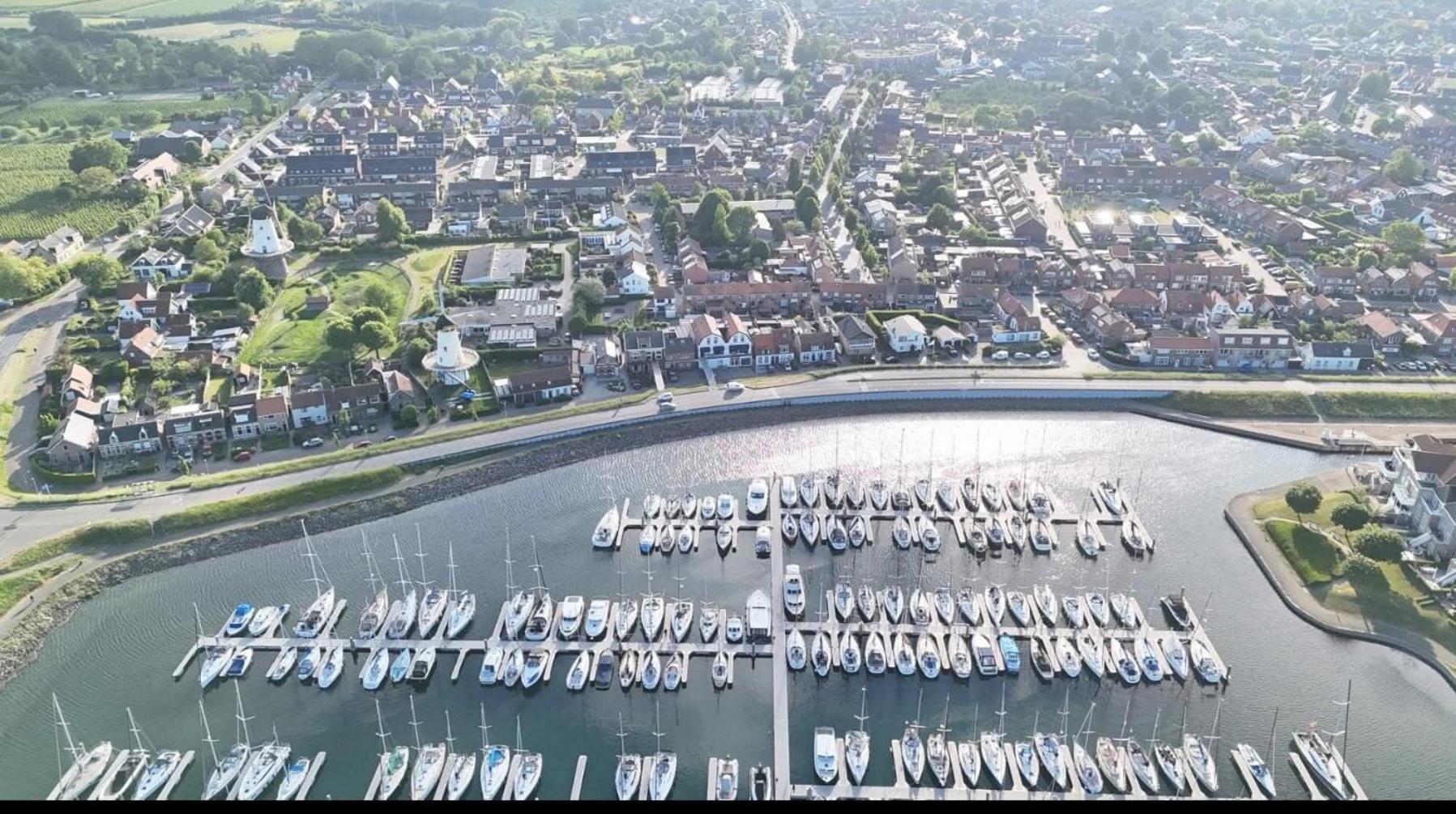Vakantiehuis Op Villapark Oesterbaai Aan Zee , Met Speeltuin Grenzend Aan De Tuin Wemeldinge Eksteriør bilde